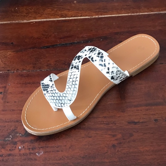 🧡Snake Print Sandals🧡 - Picture 4 of 4